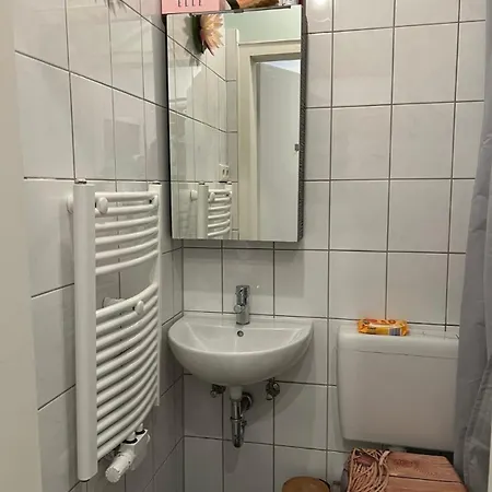 Hbf-uni Naehe Smart&nice ドゥイスブルグ